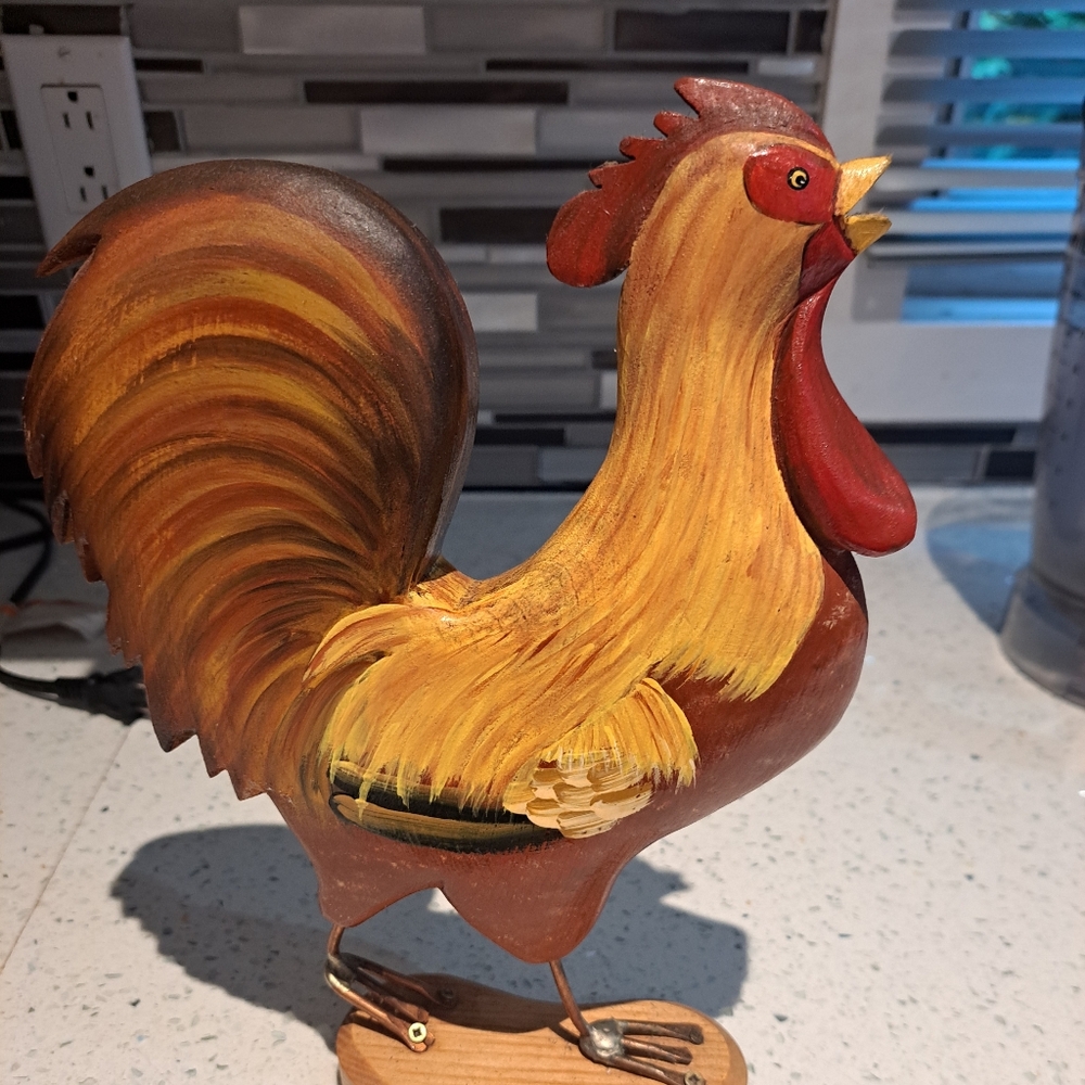 Decorative wooden rooster